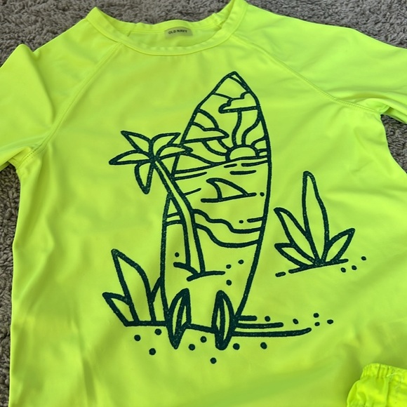 GAP / Old Navy rash guards / Zero Xposure swim shorts - Picture 2 of 8